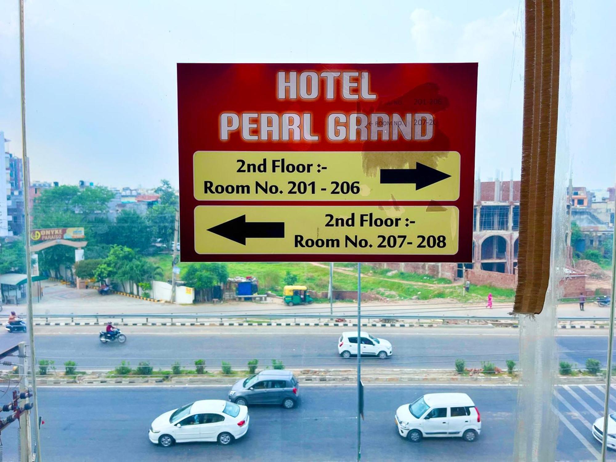 Hotel The Pearl Grand - Top Rated ! Most Awarded ! Parking ! Lift ! Luxury Rooms ! Best Selling Zirakpur Exterior foto